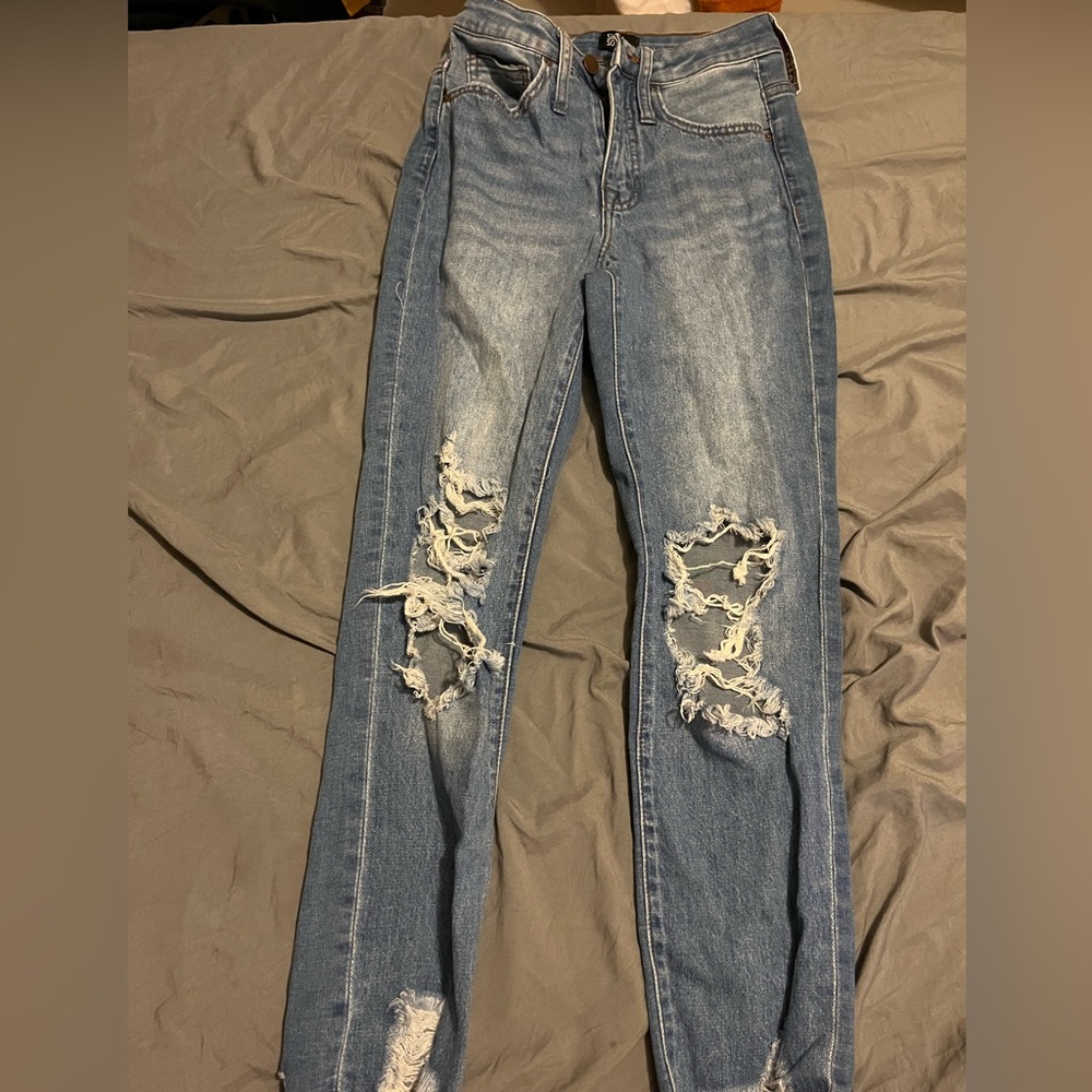 Denim distressed cropped jeans
